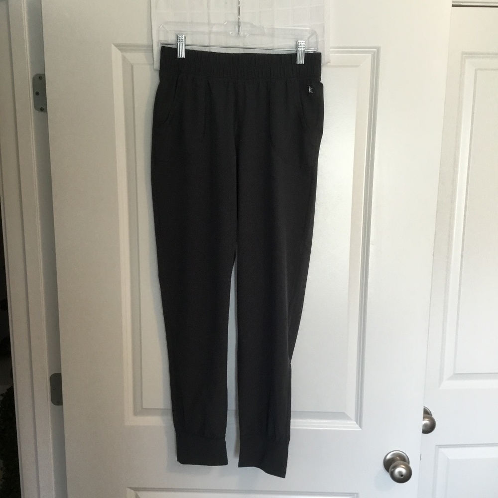 Danskin Now  Juniors Lightweight Athletic Pants Gray Size M (7-9)